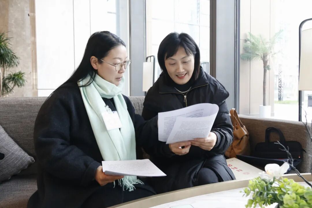 政协委员向大会报到（六）